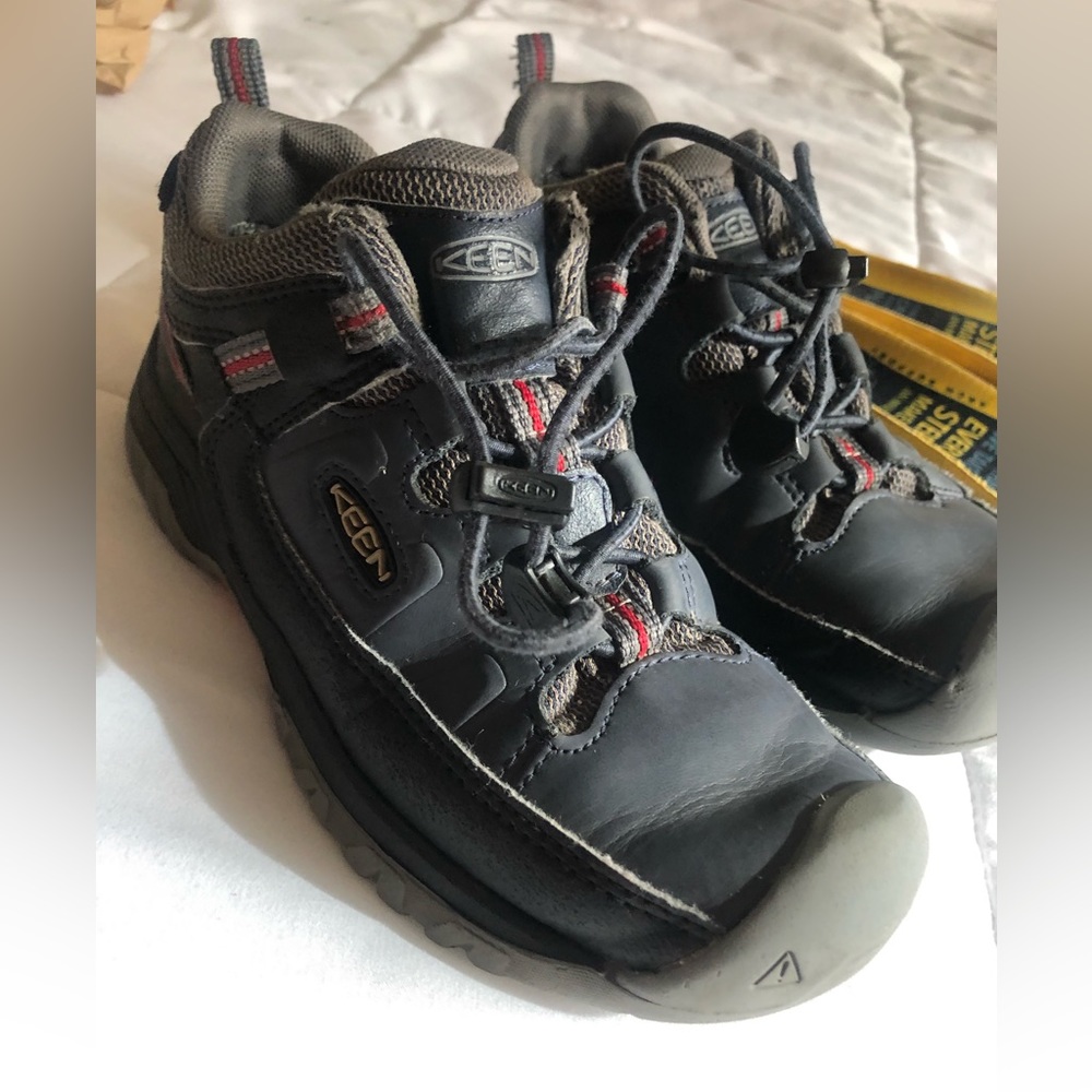 Keen Waterproof Targhee Low Hiking Boots 1024012 Blue Nights/Red
